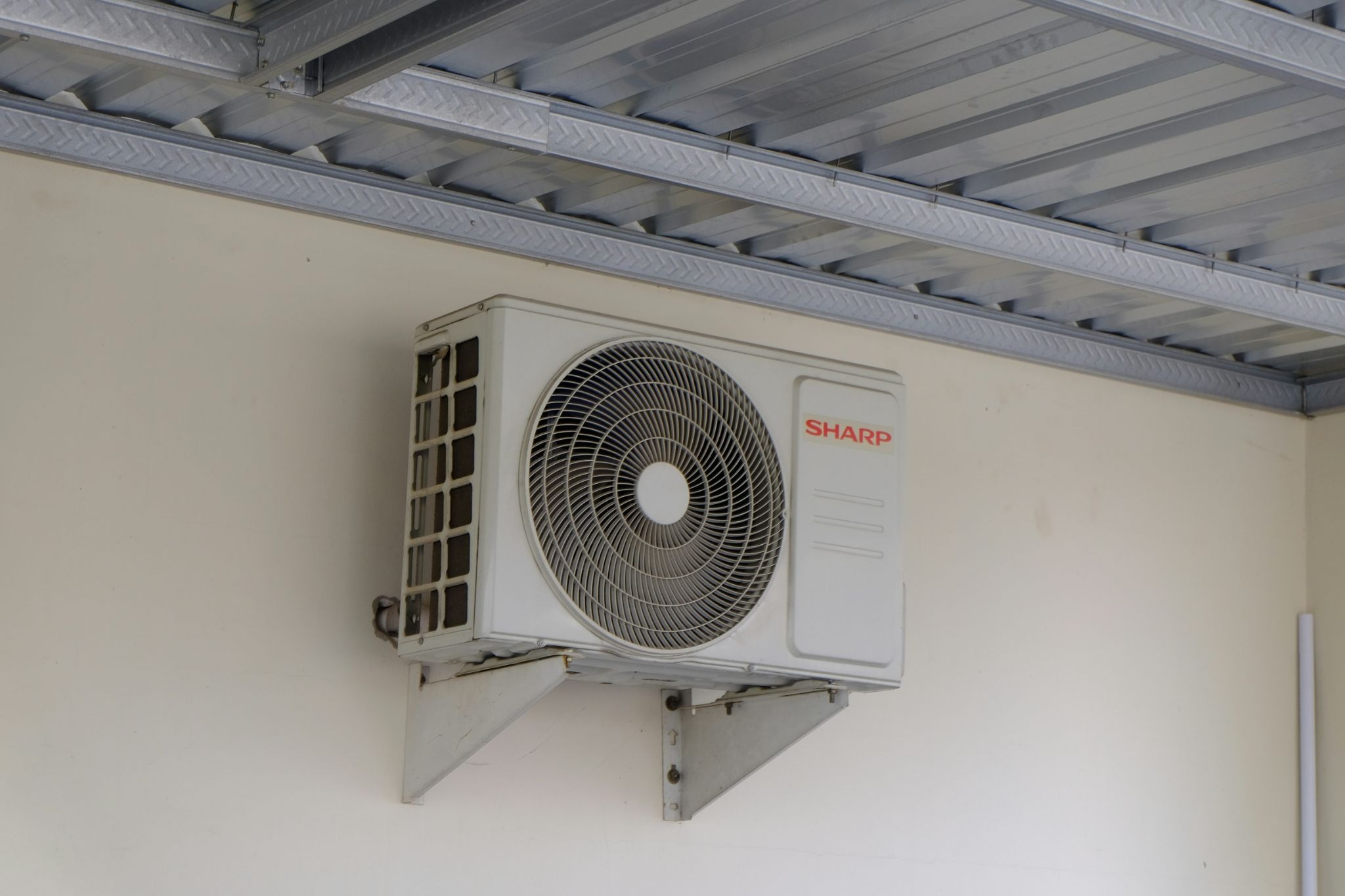 ac unit on wall